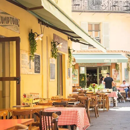 Beautiful Authentic In The Heart Of Old Appartamento Antibes